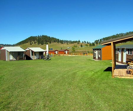 Отель Suzies Camp Стерджис Экстерьер фото
